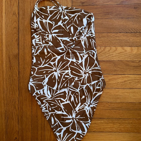 Madewell Double Strap, One Shoulder, One Piece Flora Sepia Abstract Swim Suit - Picture 6 of 10